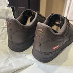 Supreme x Nike Air Force 1 Low "Box Logo - Baroque Brown" sneaker